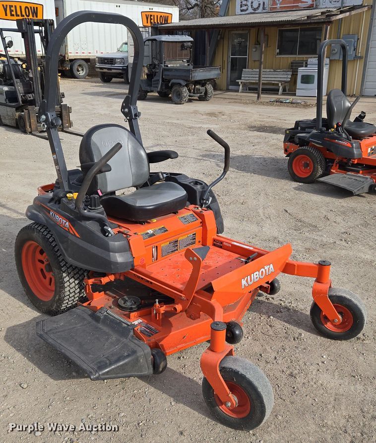 image for item EO0595 Kubota Kommander Pro Z411 ZTR lawn mower