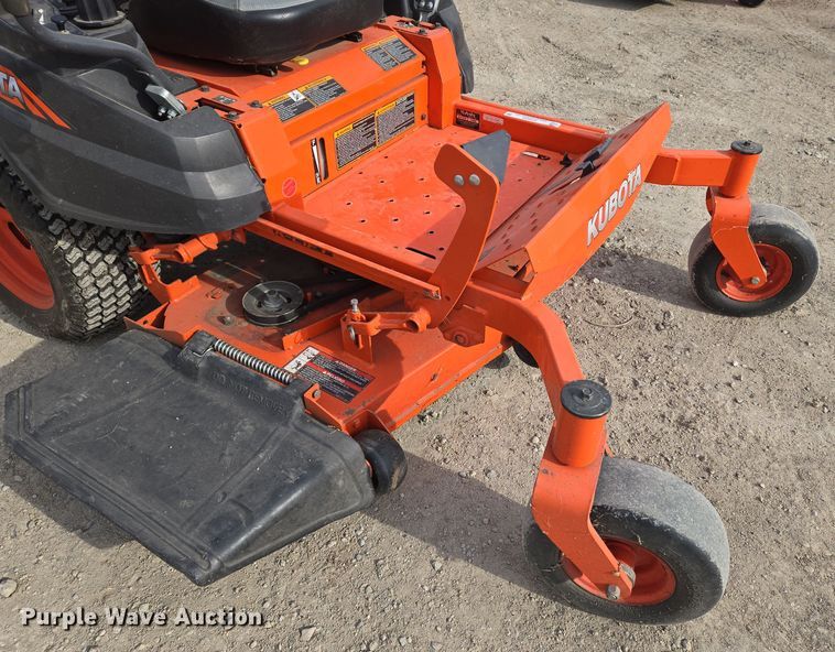 image for item EO0595 Kubota Kommander Pro Z411 ZTR lawn mower