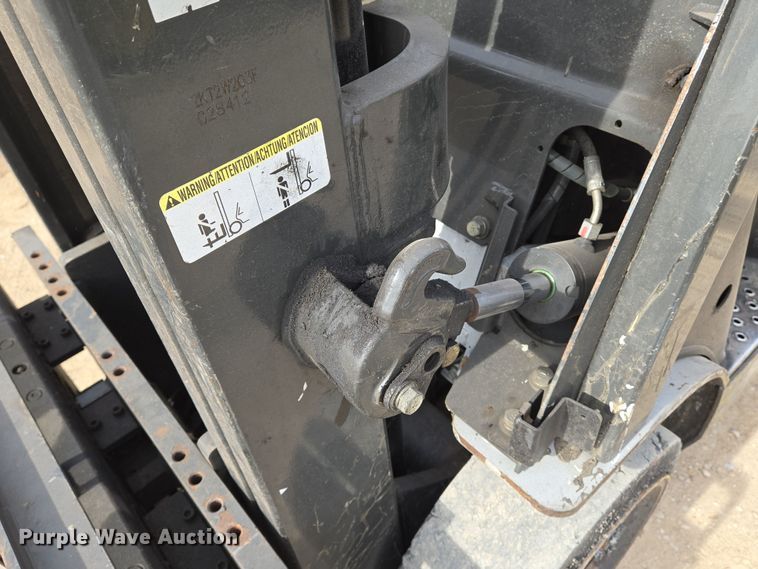 image for item EO0599 Nissan MCP1F2A20LV forklift