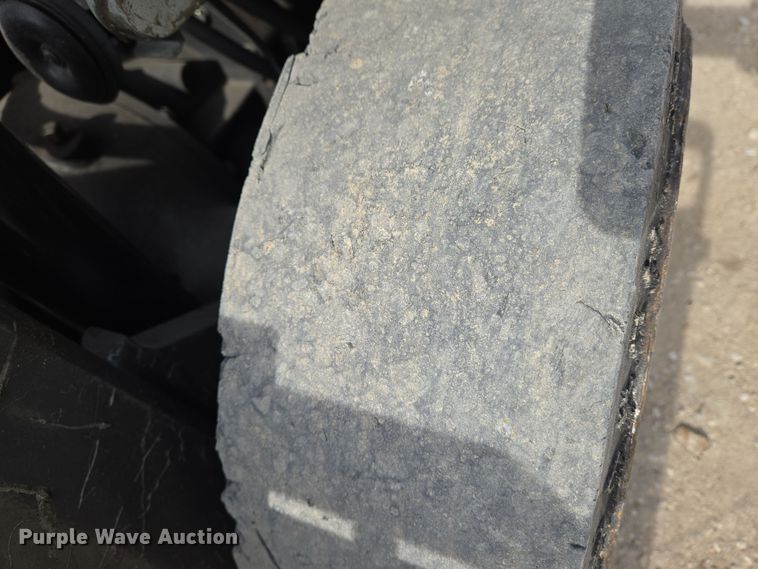 image for item EO0599 Nissan MCP1F2A20LV forklift