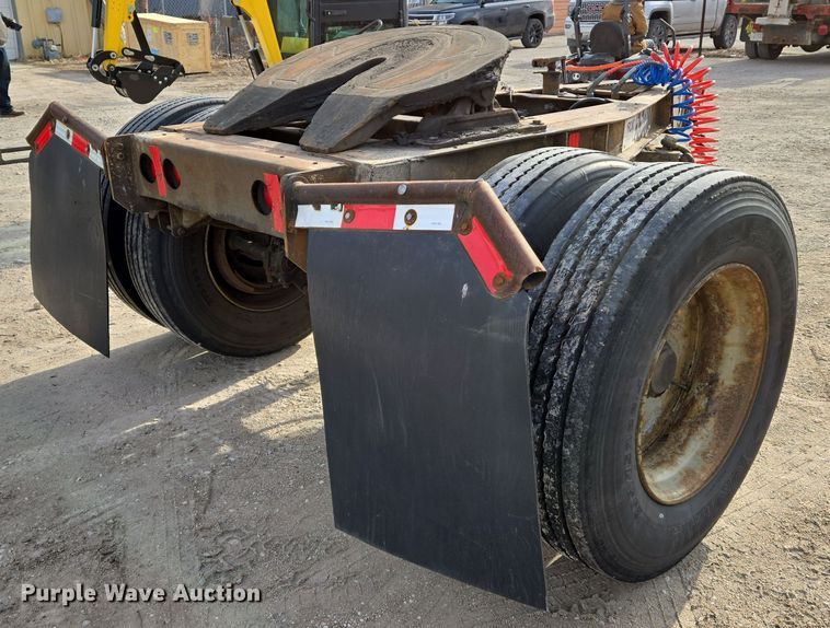 image for item EO0601 1985 Fruehauf EL-F1 trailer dolly