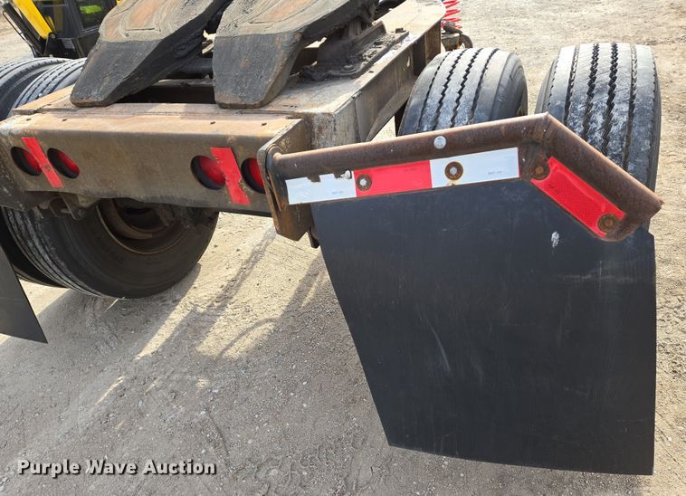 image for item EO0601 1985 Fruehauf EL-F1 trailer dolly