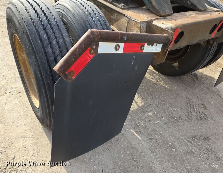 image for item EO0601 1985 Fruehauf EL-F1 trailer dolly