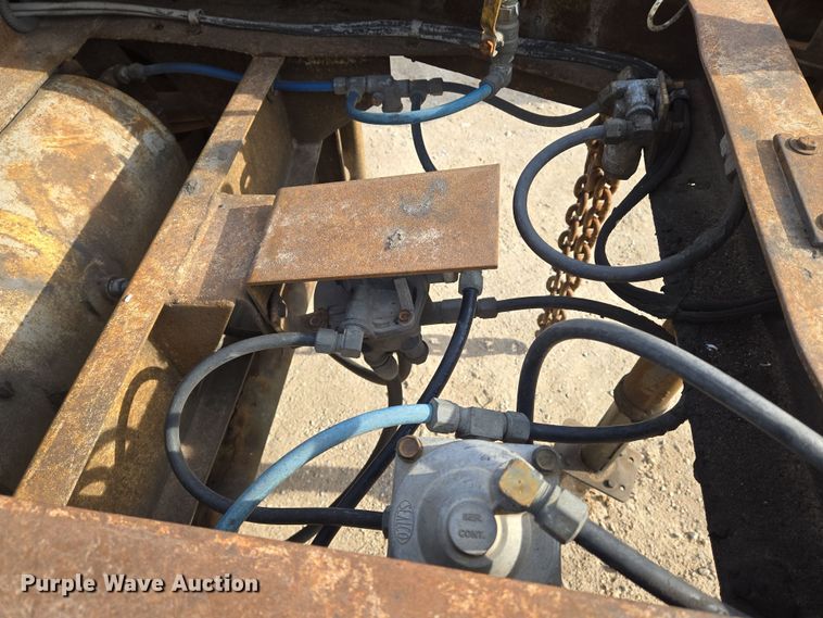 image for item EO0601 1985 Fruehauf EL-F1 trailer dolly