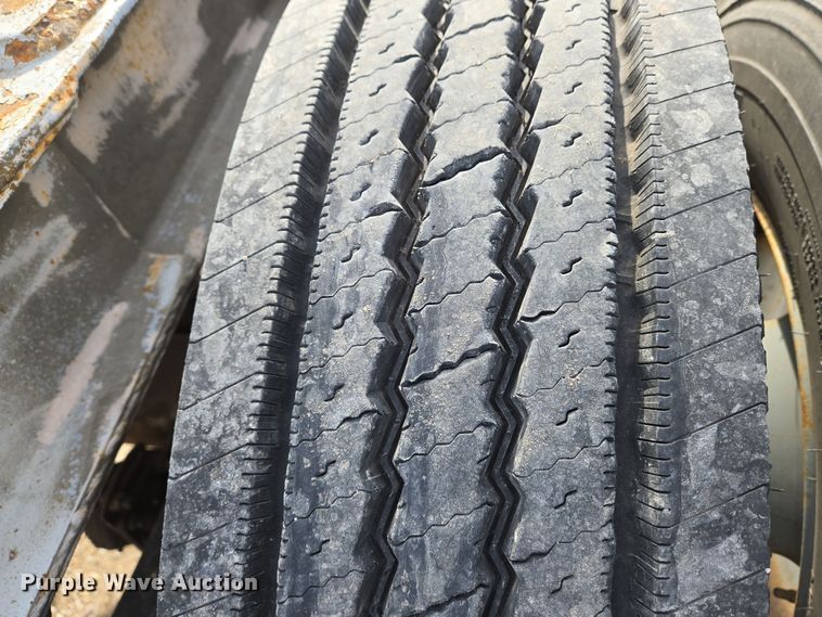 image for item EO0602 1985 Fruehauf EL-F1 trailer dolly