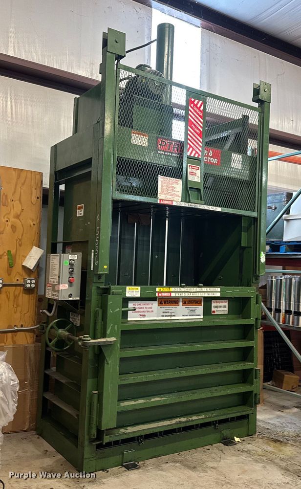 image for item EQ1018 PTR 3400HD cardboard baler