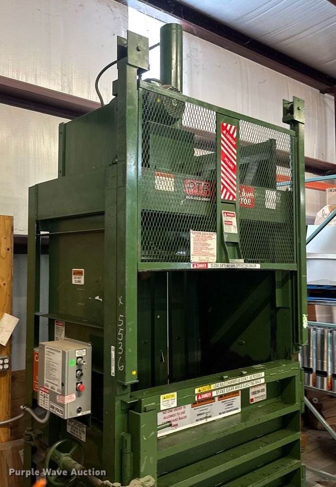 image for item EQ1018 PTR 3400HD cardboard baler
