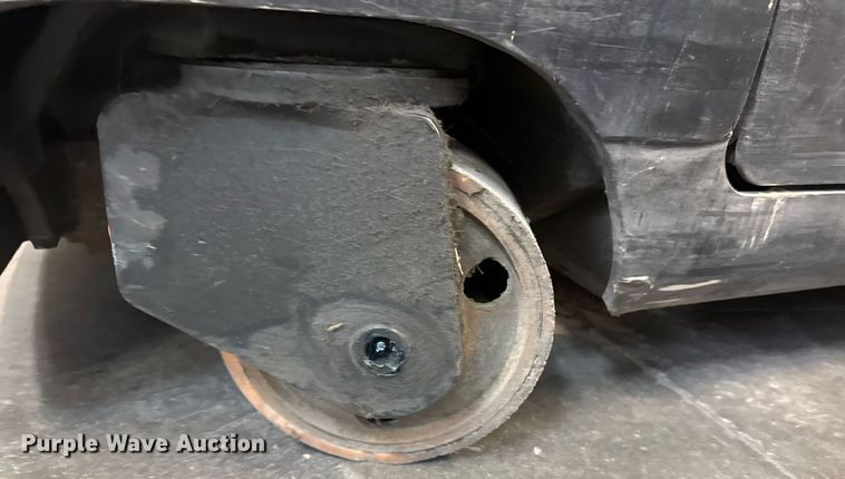 image for item EQ1019 Crown RD5725-32 order picker