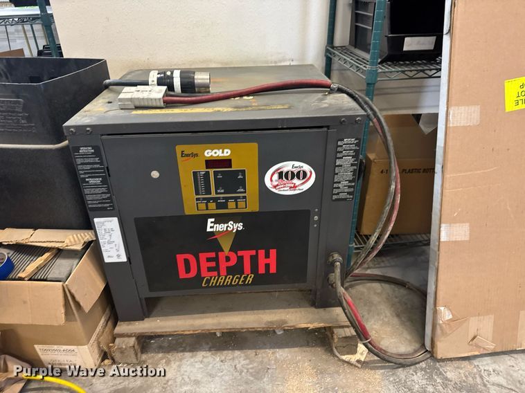 image for item EQ1019 Crown RD5725-32 order picker