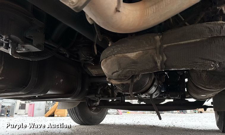 image for item EQ1031 2019 Ford F750 Super Duty box truck