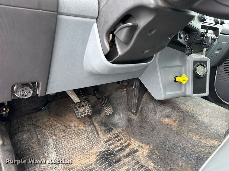 image for item EQ1031 2019 Ford F750 Super Duty box truck