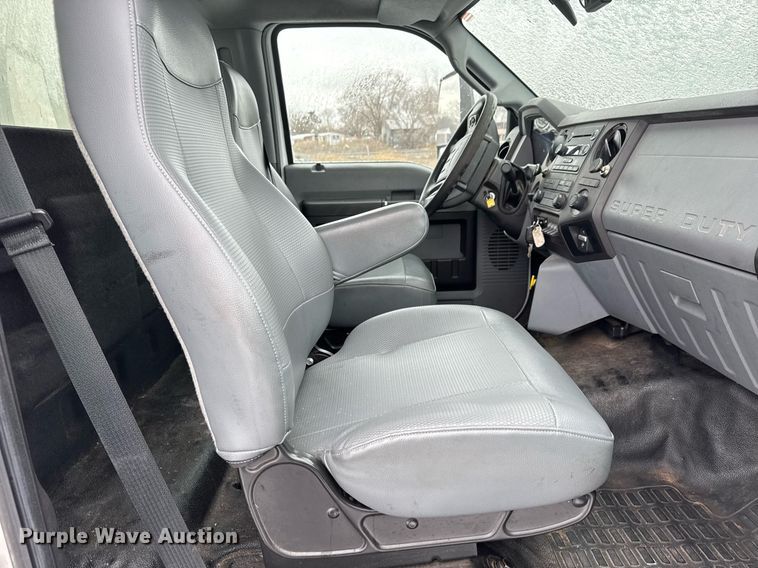 image for item EQ1031 2019 Ford F750 Super Duty box truck