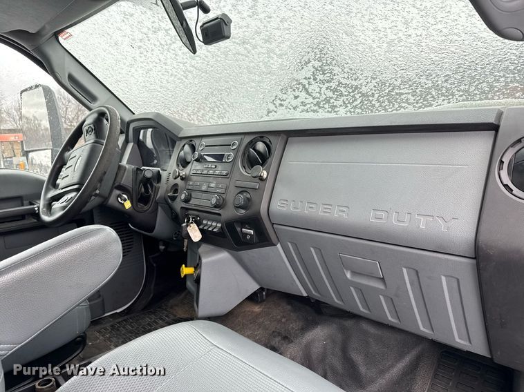 image for item EQ1031 2019 Ford F750 Super Duty box truck