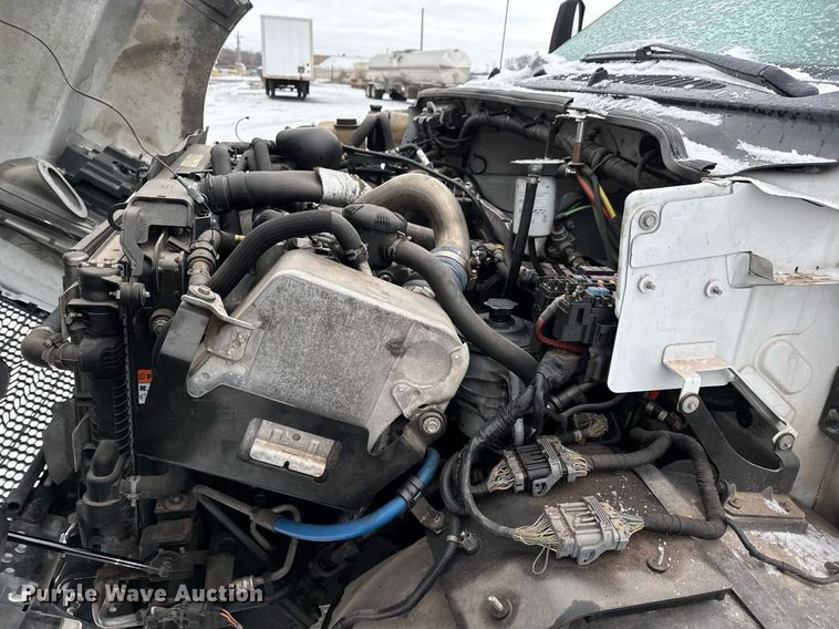 image for item EQ1031 2019 Ford F750 Super Duty box truck