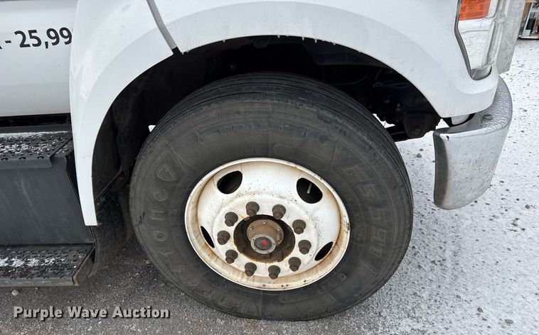 image for item EQ1031 2019 Ford F750 Super Duty box truck