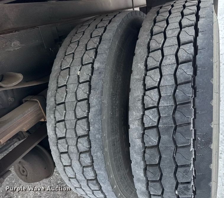 image for item EQ1031 2019 Ford F750 Super Duty box truck