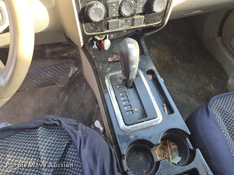 image for item EQ3843 2008 Mazda Tribute SUV