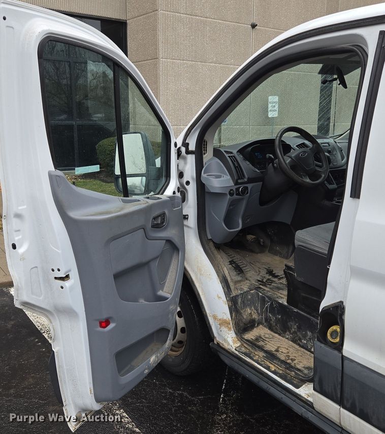 image for item EQ3945 2015 Ford Transit 250 van