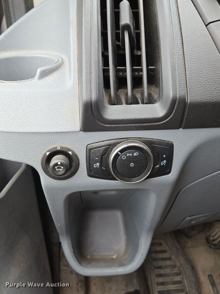 image for item EQ3945 2015 Ford Transit 250 van