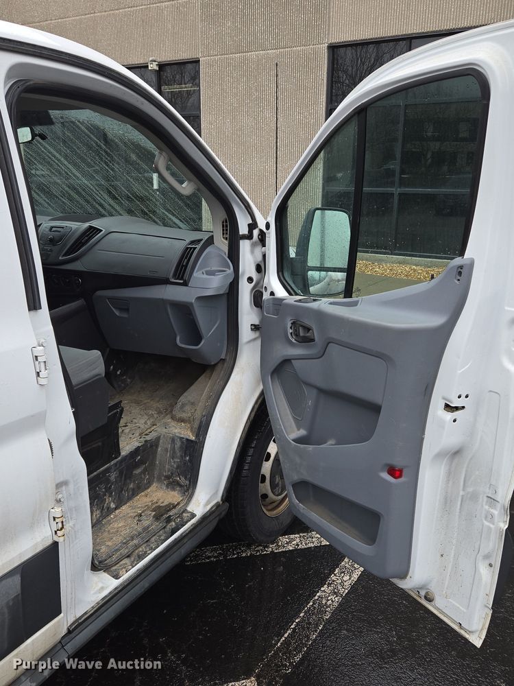 image for item EQ3945 2015 Ford Transit 250 van
