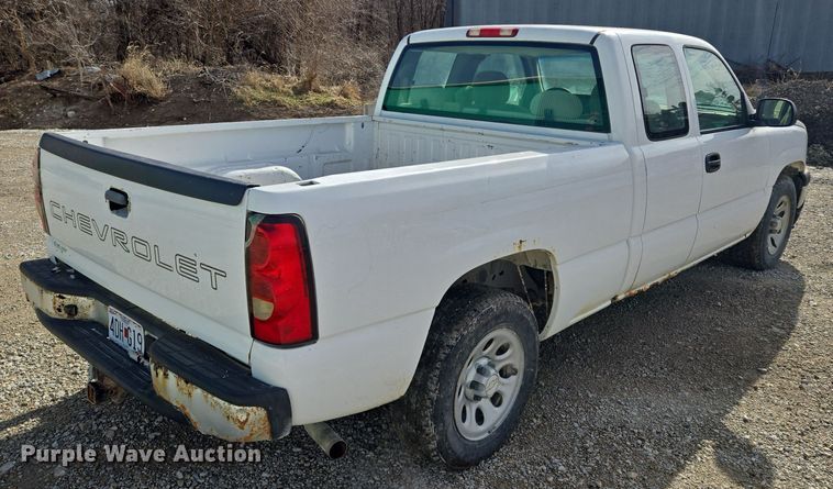 image for item EQ3948 2006 Chevrolet Silverado 1500 Ext. Cab pickup truck