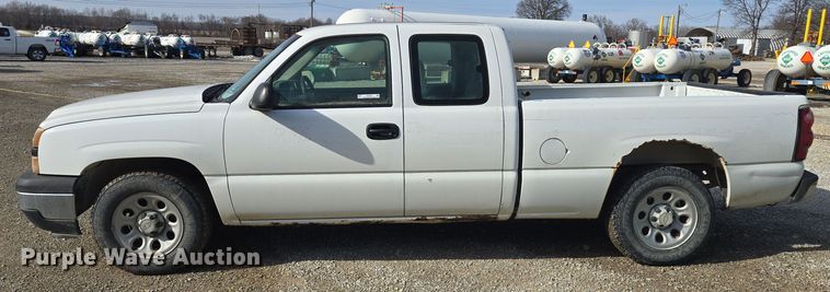 image for item EQ3948 2006 Chevrolet Silverado 1500 Ext. Cab pickup truck