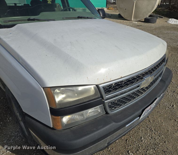 image for item EQ3948 2006 Chevrolet Silverado 1500 Ext. Cab pickup truck