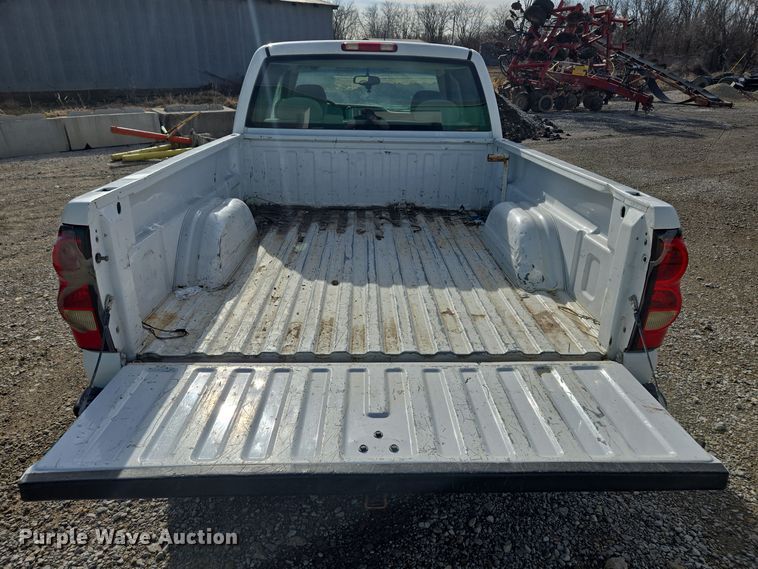 image for item EQ3948 2006 Chevrolet Silverado 1500 Ext. Cab pickup truck