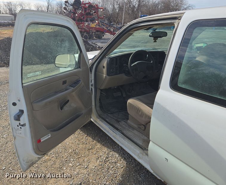 image for item EQ3948 2006 Chevrolet Silverado 1500 Ext. Cab pickup truck