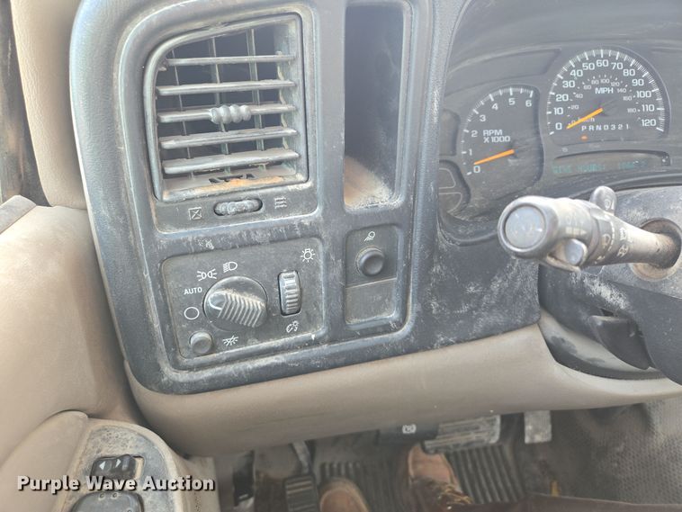 image for item EQ3948 2006 Chevrolet Silverado 1500 Ext. Cab pickup truck