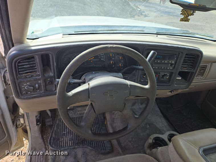 image for item EQ3948 2006 Chevrolet Silverado 1500 Ext. Cab pickup truck