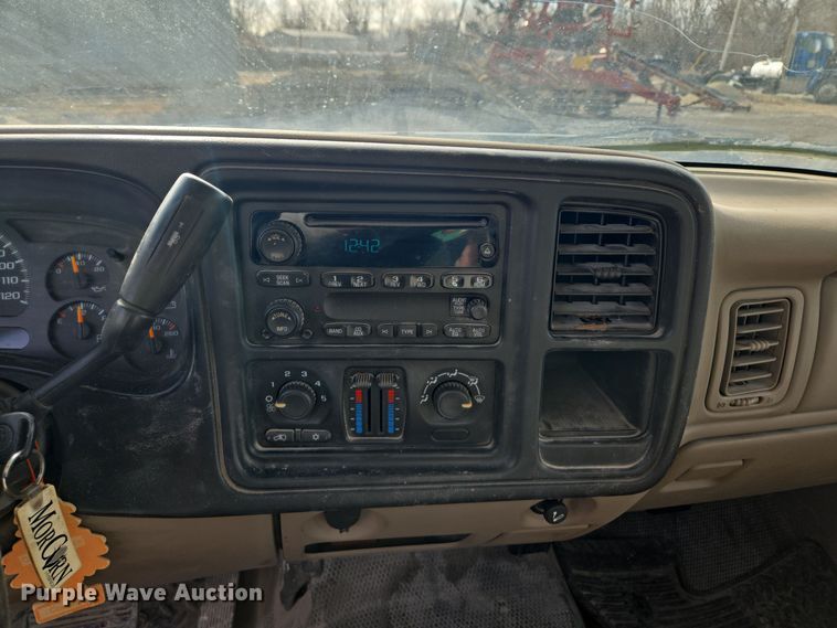 image for item EQ3948 2006 Chevrolet Silverado 1500 Ext. Cab pickup truck