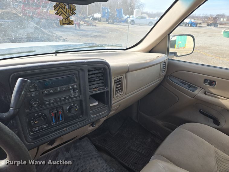 image for item EQ3948 2006 Chevrolet Silverado 1500 Ext. Cab pickup truck