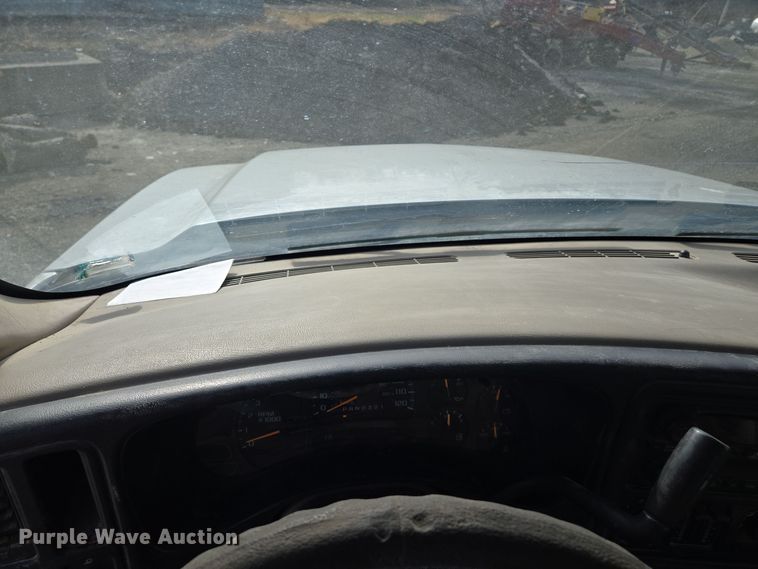 image for item EQ3948 2006 Chevrolet Silverado 1500 Ext. Cab pickup truck