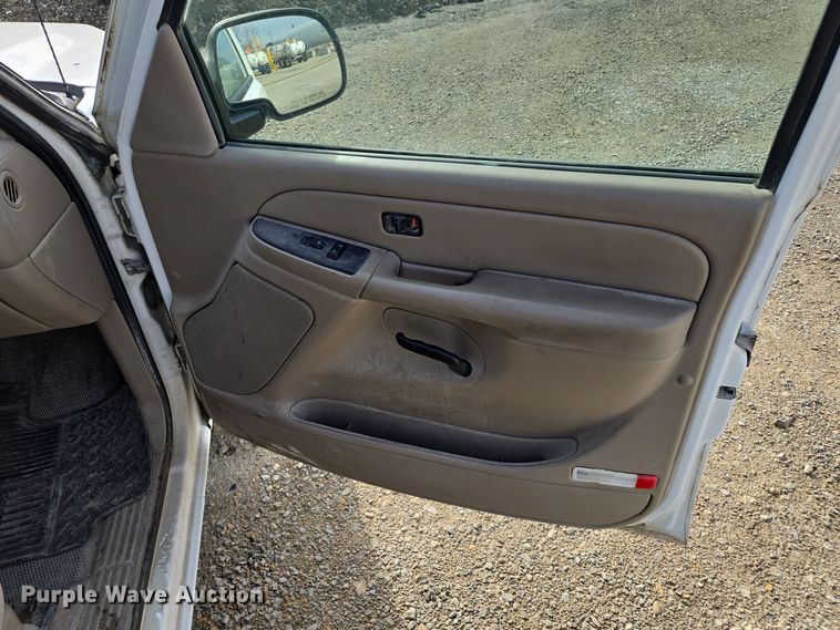 image for item EQ3948 2006 Chevrolet Silverado 1500 Ext. Cab pickup truck