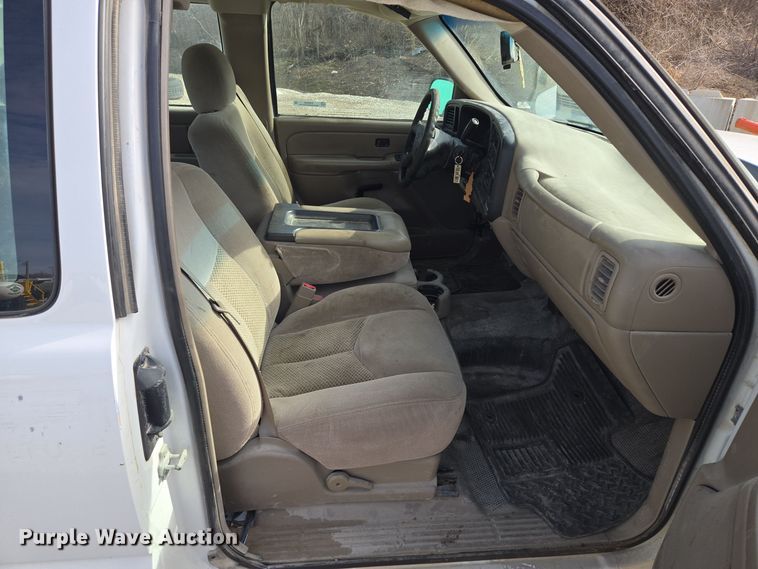 image for item EQ3948 2006 Chevrolet Silverado 1500 Ext. Cab pickup truck