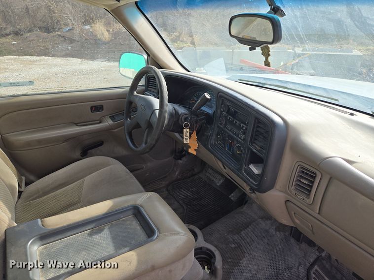 image for item EQ3948 2006 Chevrolet Silverado 1500 Ext. Cab pickup truck