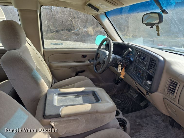 image for item EQ3948 2006 Chevrolet Silverado 1500 Ext. Cab pickup truck