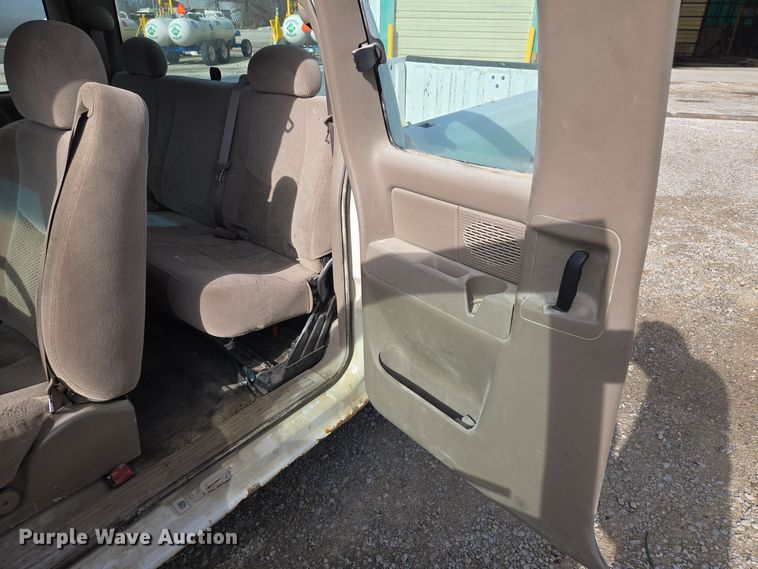 image for item EQ3948 2006 Chevrolet Silverado 1500 Ext. Cab pickup truck