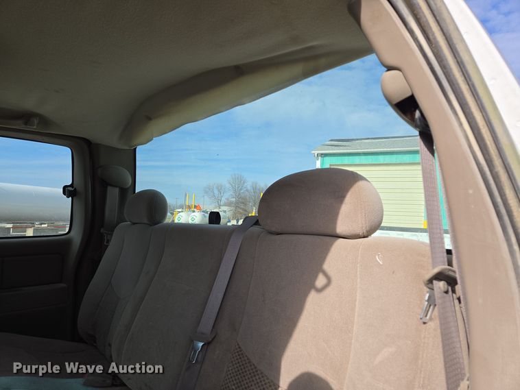 image for item EQ3948 2006 Chevrolet Silverado 1500 Ext. Cab pickup truck