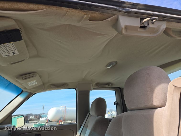 image for item EQ3948 2006 Chevrolet Silverado 1500 Ext. Cab pickup truck