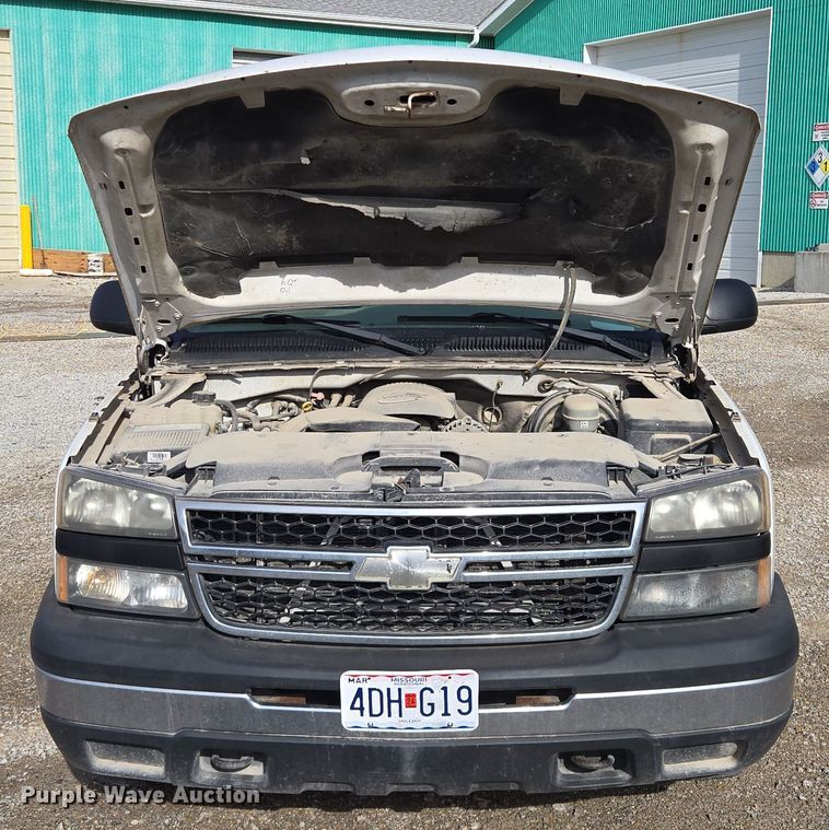 image for item EQ3948 2006 Chevrolet Silverado 1500 Ext. Cab pickup truck