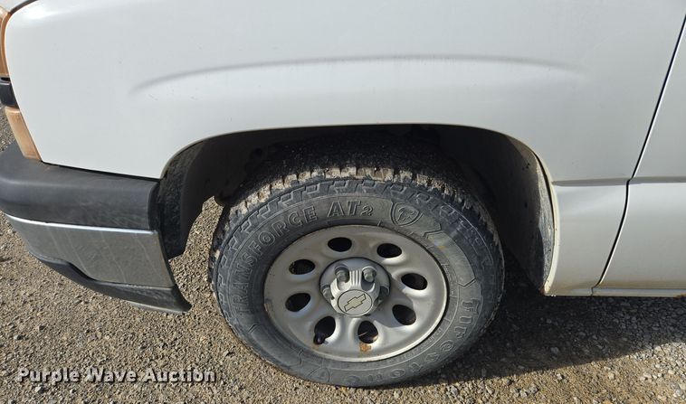 image for item EQ3948 2006 Chevrolet Silverado 1500 Ext. Cab pickup truck