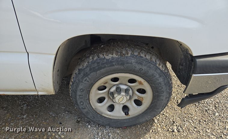 image for item EQ3948 2006 Chevrolet Silverado 1500 Ext. Cab pickup truck