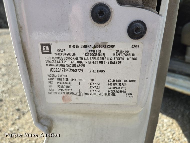 image for item EQ3948 2006 Chevrolet Silverado 1500 Ext. Cab pickup truck