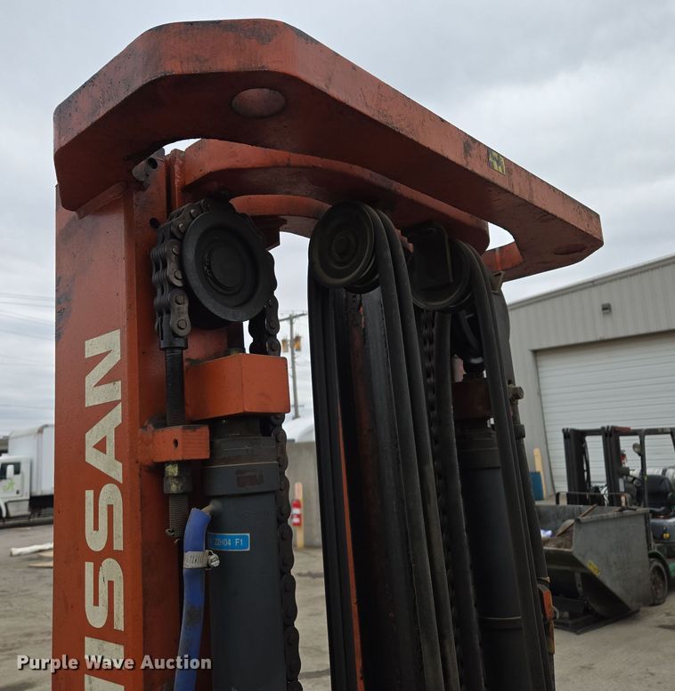 image for item EQ3954 Nissan CRGH02F35V forklift