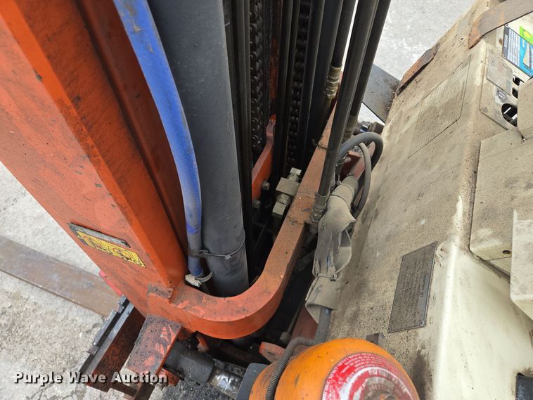 image for item EQ3954 Nissan CRGH02F35V forklift