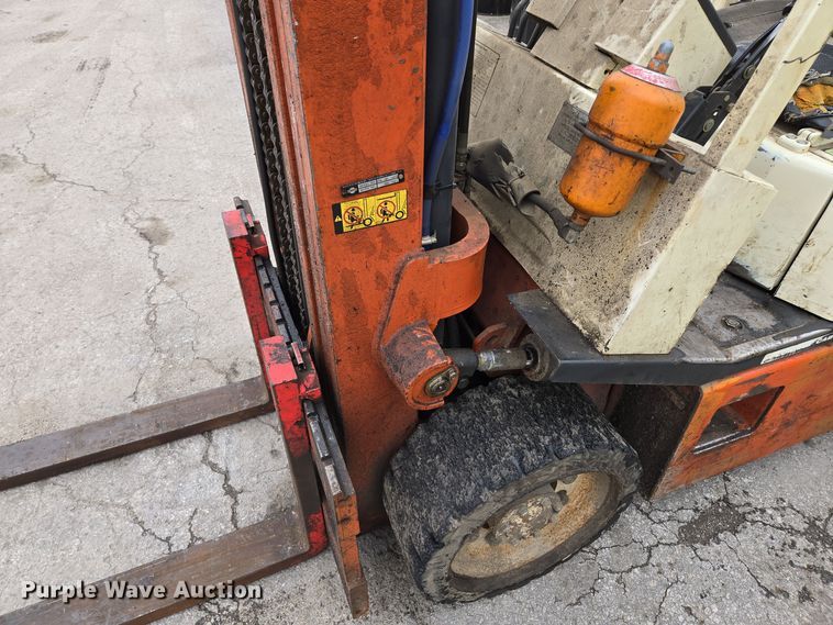 image for item EQ3954 Nissan CRGH02F35V forklift