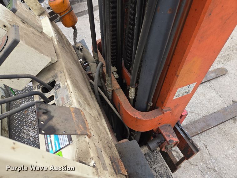 image for item EQ3954 Nissan CRGH02F35V forklift