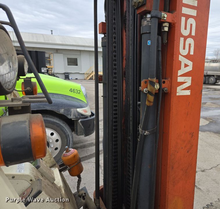 image for item EQ3954 Nissan CRGH02F35V forklift